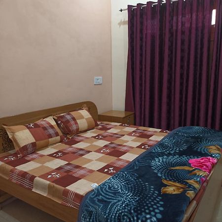 Anant Paying Guest House Ayodhya Eksteriør billede