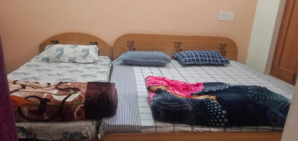 Anant Paying Guest House Ayodhya Eksteriør billede