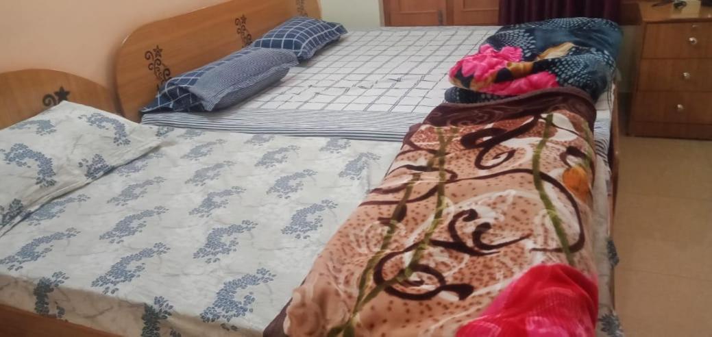 Anant Paying Guest House Ayodhya Eksteriør billede