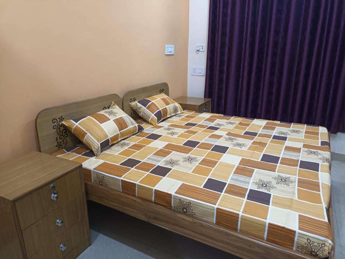 Anant Paying Guest House Ayodhya Eksteriør billede