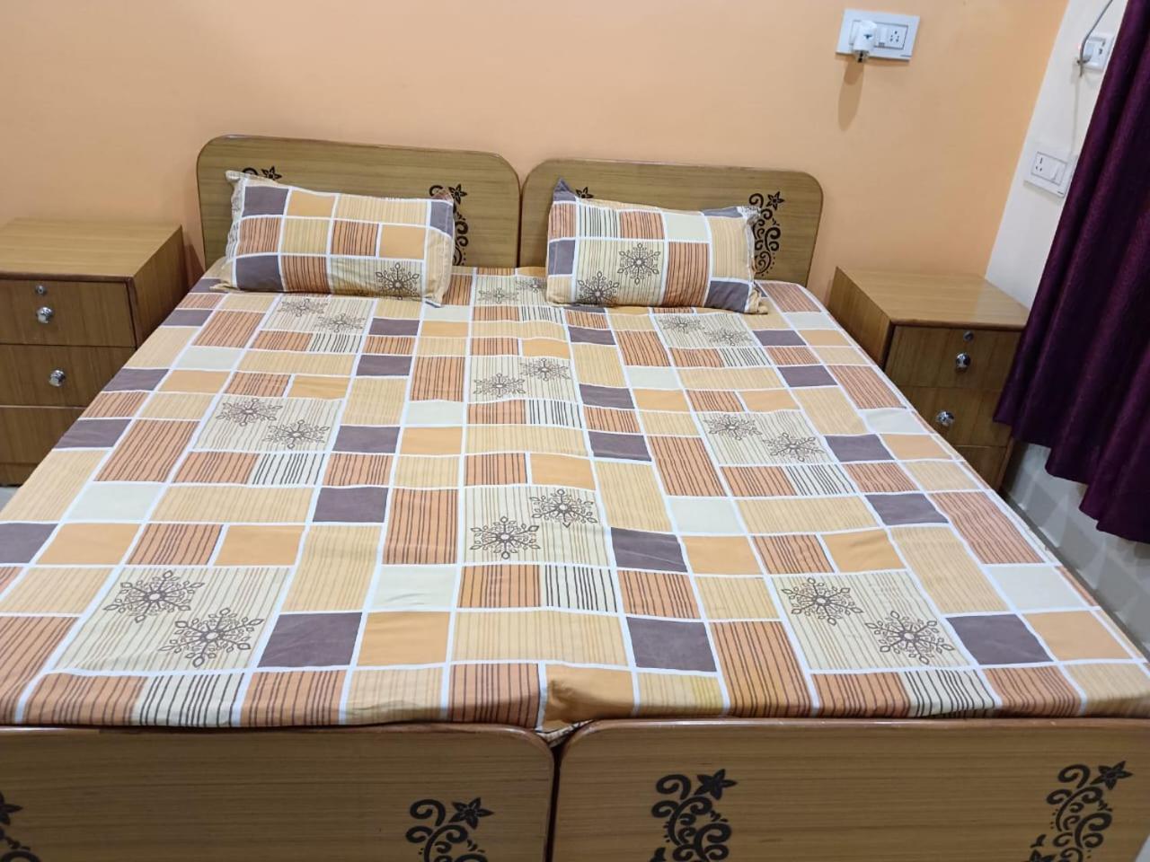 Anant Paying Guest House Ayodhya Eksteriør billede